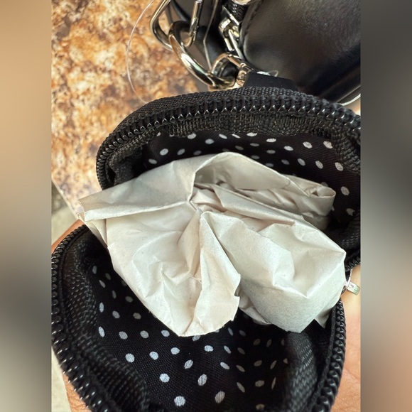 Betty Boop LOVE Crossbody Handbag - Picture 7 of 13